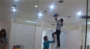 先进除尘设备引领专业新房开荒保洁，全面深度打扫实现不留死角