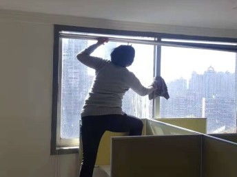 越秀区美吉亚专业开荒清洁 您的装修后清洁专家,为广州新家焕发光彩